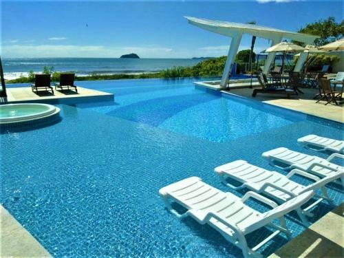Apartamento Bali Beach Vista Mar Em B. Pi�arras/sc
