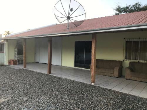 Casa 300m Da Praia No Centro Pi�arras Com Wifi Top