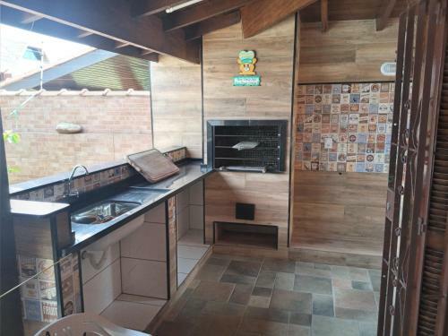 Casa T�rrea Com Piscina � 100 Mts Da Praia