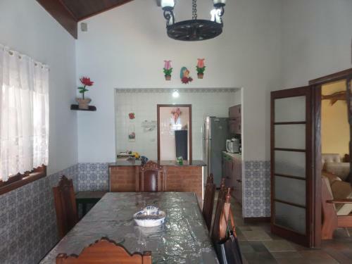 Casa T�rrea Com Piscina � 100 Mts Da Praia
