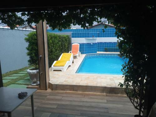 Casa T�rrea Com Piscina � 100 Mts Da Praia