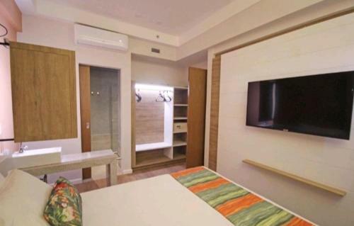 Hot Beach Resort Ol�mpia