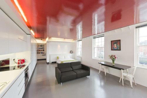 Central Designer Apartment With River Views