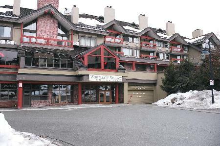 Hotel Whistler Village Inn & Suites
