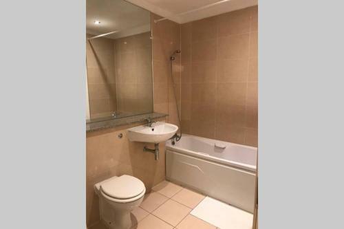 2 Bedroom Spacious And New City Centre Apartment