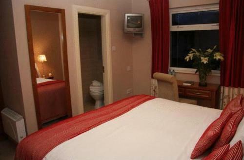 Hostal Lake Lodge Guesthouse
