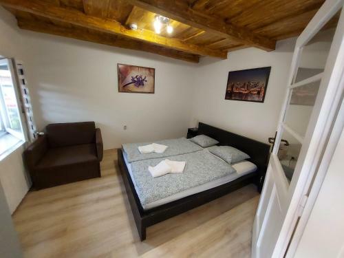 Gy�ngy Apartmanh�zak