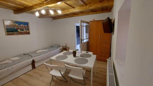 Gy�ngy Apartmanh�zak