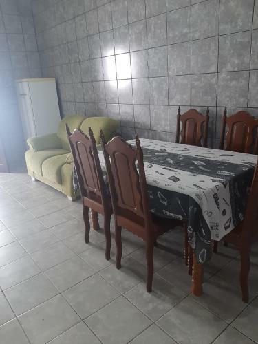 Casa Bem Localizada! 1km Da Praia!