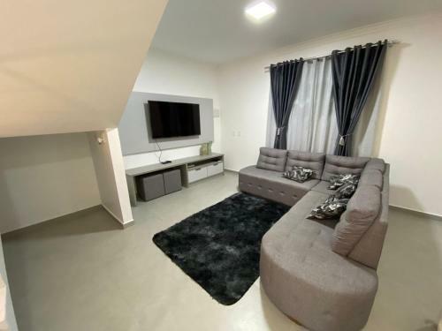 Resid�ncia White House - Casa De Piscina Em Penha.
