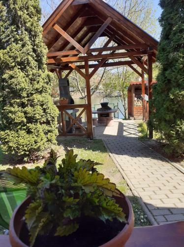 Bogl�rka Horg�sznyaral�