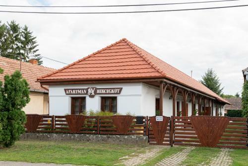 Hostal Nyugalom Apartman Hercegk�t