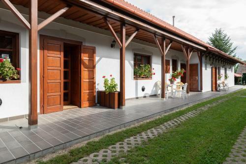 Hostal Nyugalom Apartman Hercegk�t