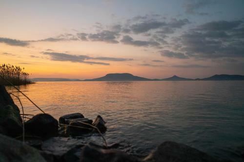 Sunset Plage Apartman Fony�d
