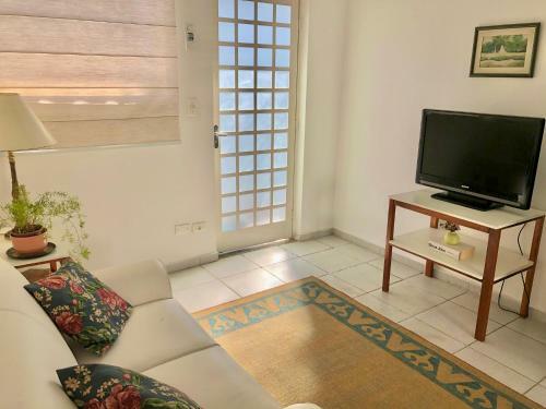 Casa Com �tima Localiza��o