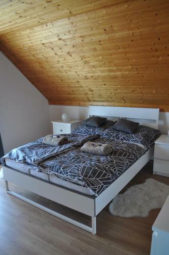 Sarkcsillag Vend�gh�z Gyenesdi�s