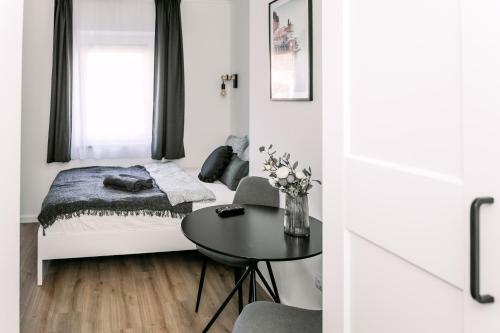 B15 - Wood&black Apartman