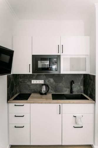 B15 - Wood&black Apartman
