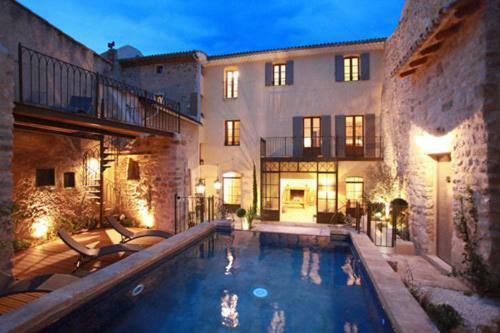 Hostal Les Remparts