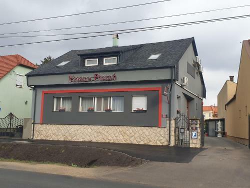 Bed & Breakfast Familia Panzi� Gy?r