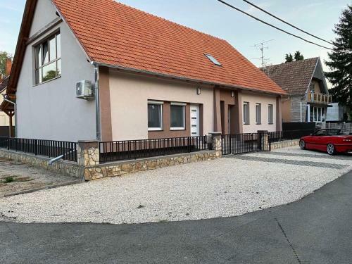 Napsug�r Apartmanh�z