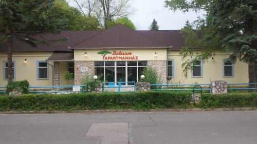 Hostal Balzsam Apartmanh�z