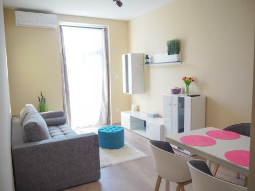 Holiday Apartmanh�z