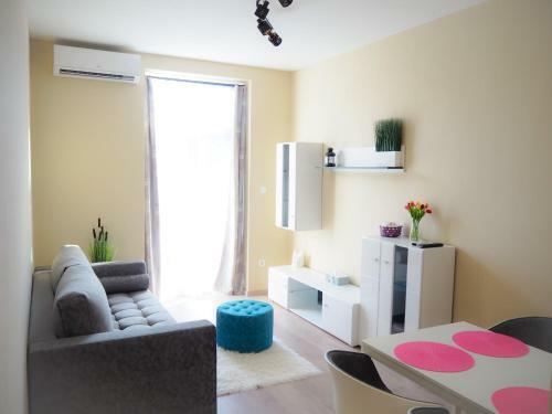 Holiday Apartmanh�z