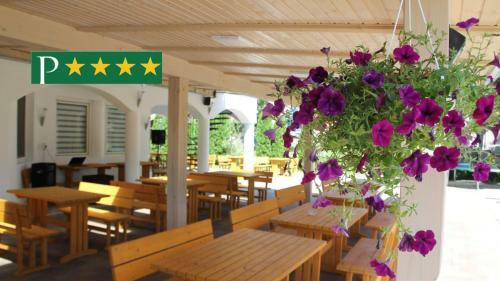 Bed & Breakfast Road House Holiday Resort