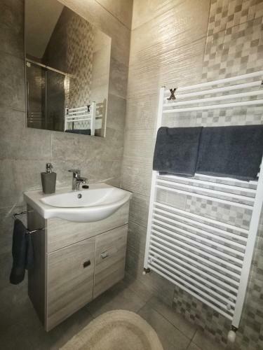 �-b Apartman