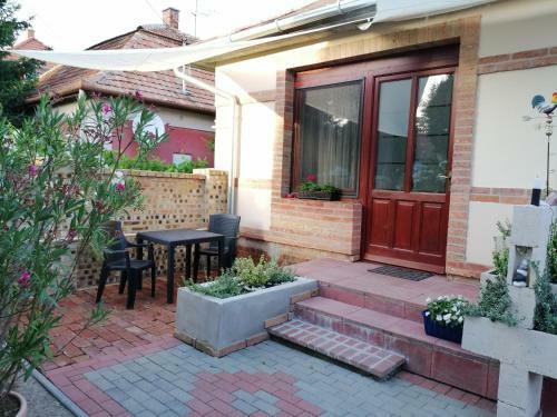 Ker�kv�r Apartman Gyula