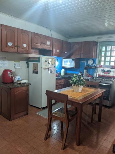Bed & Breakfast Pedra Branca Eco Hostel E Camping