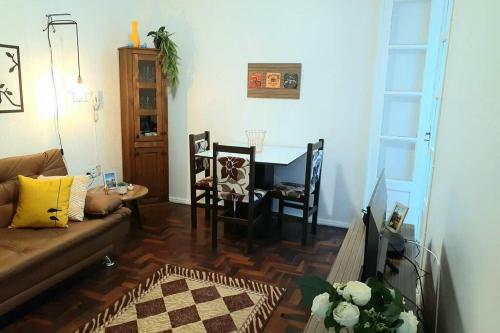 Apartamento Amplo, Aconchegante E Pertinho De Tudo