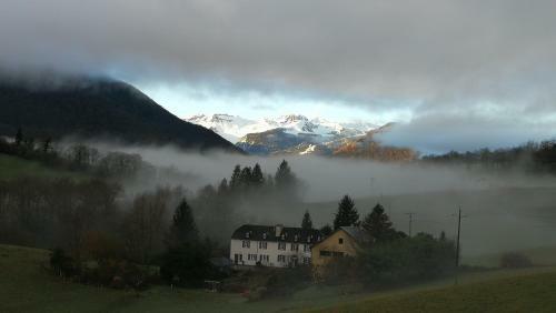 Gites Vall�e D'ossau - Les Jardins Du Cot