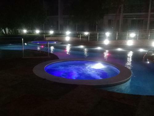 Apartamento Apto. Sara Com 2 Quartos Ate 5 Pessoa,no Ubaia Residence