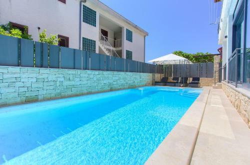 Luxury Vall Apartment