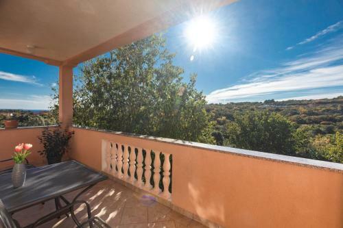 Apartments With Pool Ivana Krk