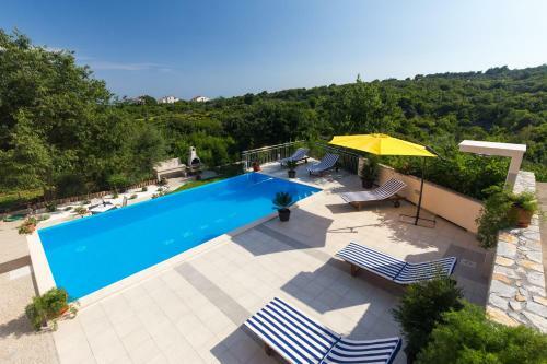 Apartments With Pool Ivana Krk