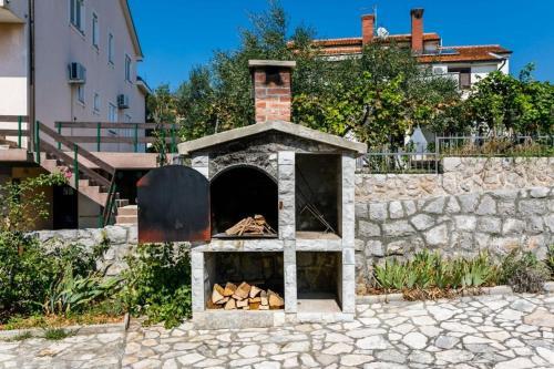 Apartments With A Parking Space Krk - 17897