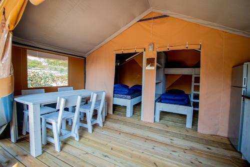 Easyatent Safaritent Comfort Camping Krk