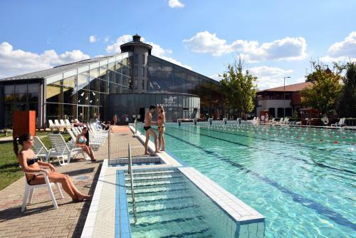 Hotel Kum�nia