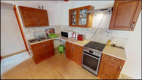 Atilla Vend�gh�z 2