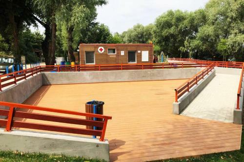 Romantic Holiday Cottage By The Danube