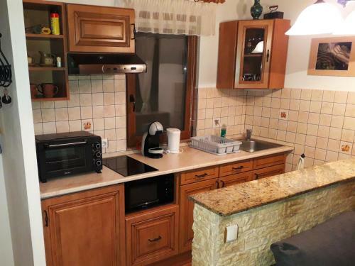 Hostal Cseresznyevir�g Vend�gh�zak