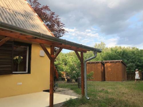 Modern Holiday Home In Holiday Park With Lake