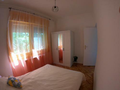 Moha �s P�fr�ny Vend�gh�z