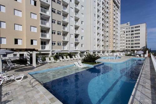 Apartamento 50 Metros Da Praia, Voltado Para O Nascente