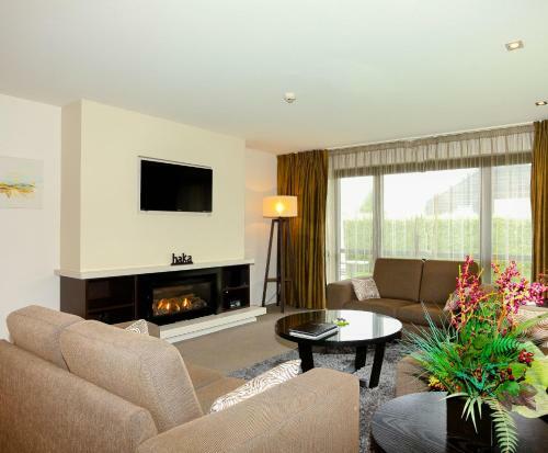 Village Lake Apartments