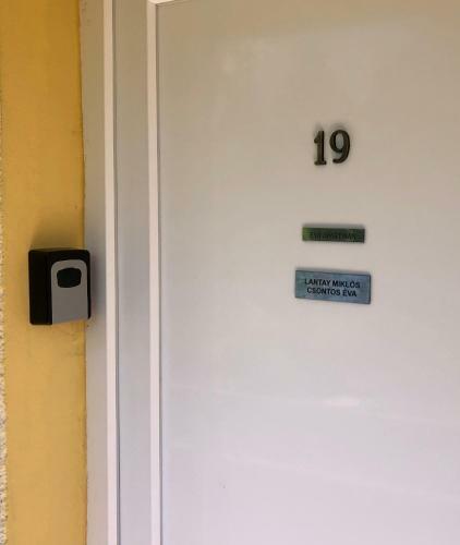 �va Apartman, Helikon-liget