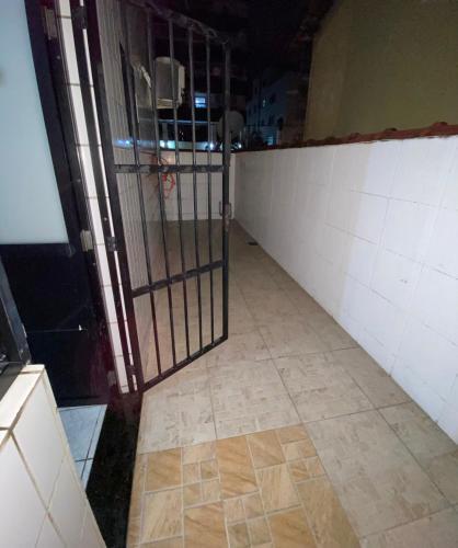Apartamento Ap Vila Guilhermina Com Quintal (praia Grande)